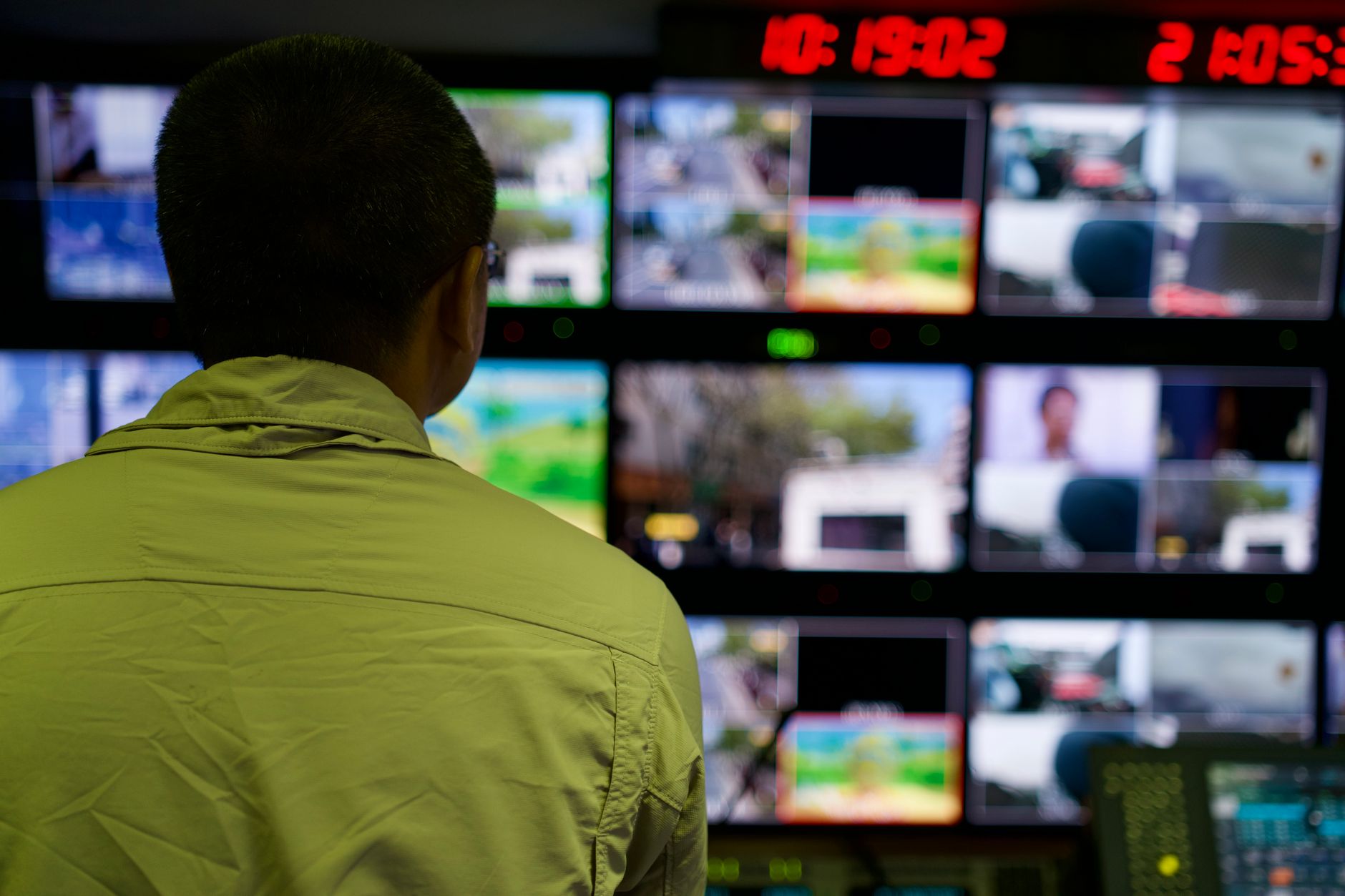 An operations team reviewing screens evokes remote triage and diagnostics that reduce unnecessary field dispatches.