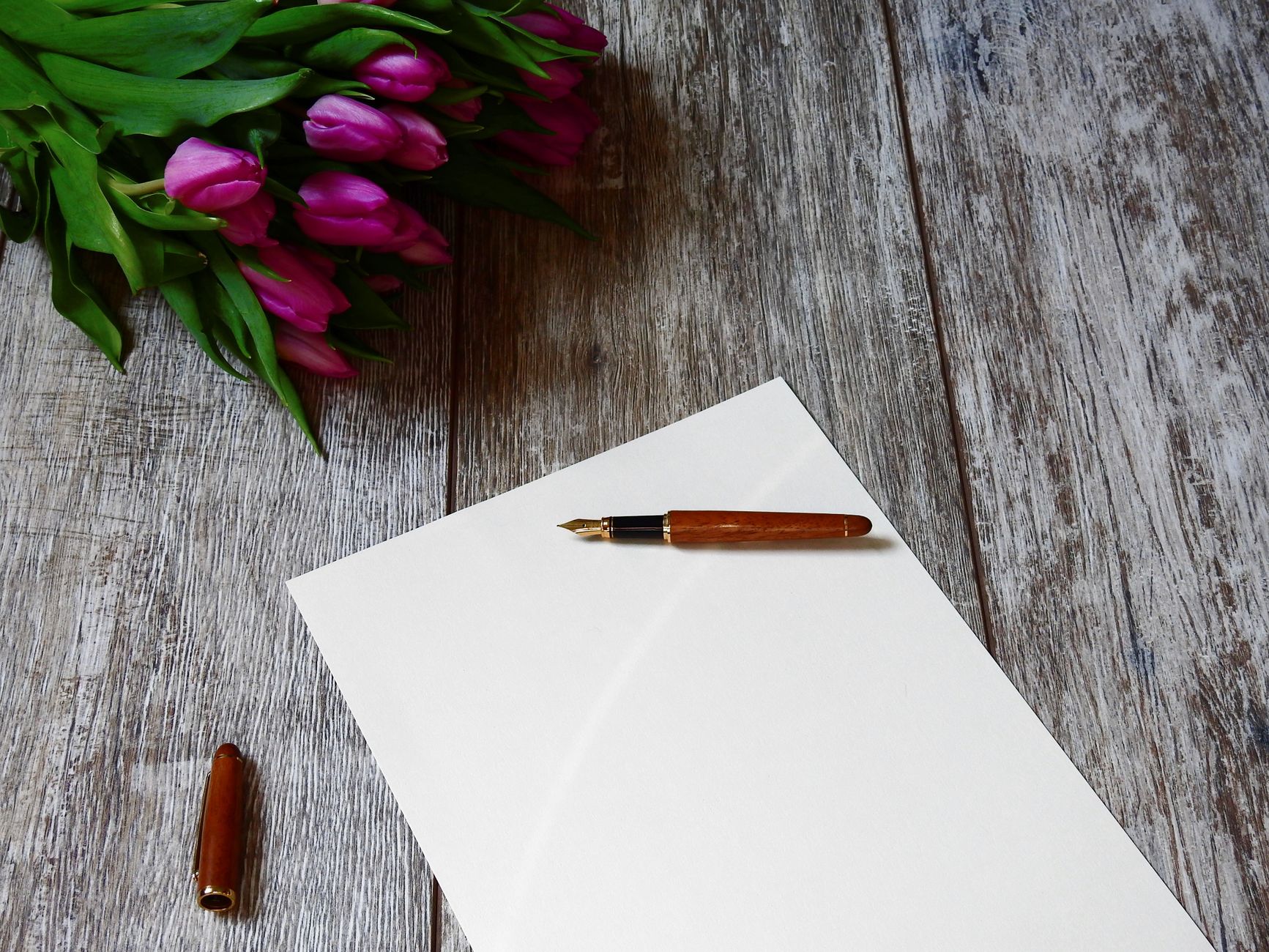 Pen and notepad on a desk, suggesting the written renewal checklist vendors should answer before signoff.