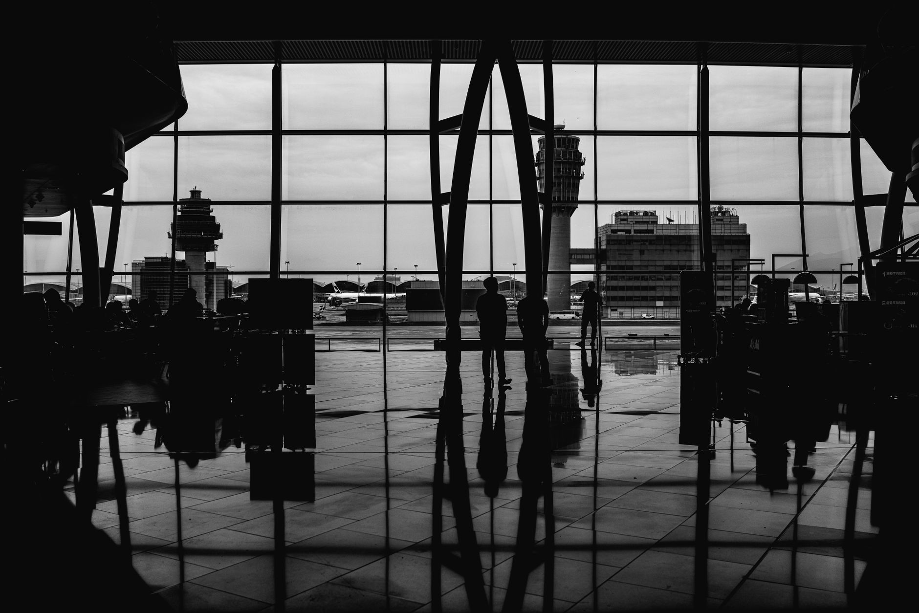 A spacious terminal floor with long routes and distant service areas suited to extended cleaning cycles.