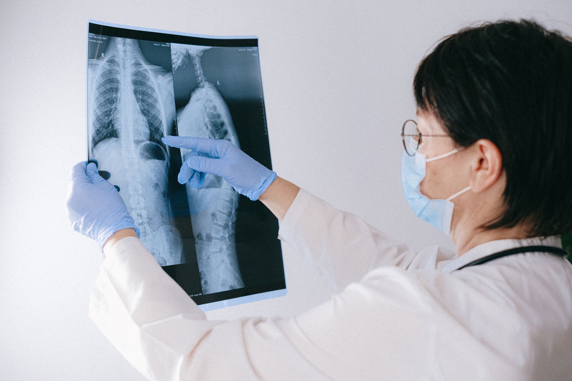An outpatient pulmonary setting where US hospital groups might pilot robotic biopsy pathways.