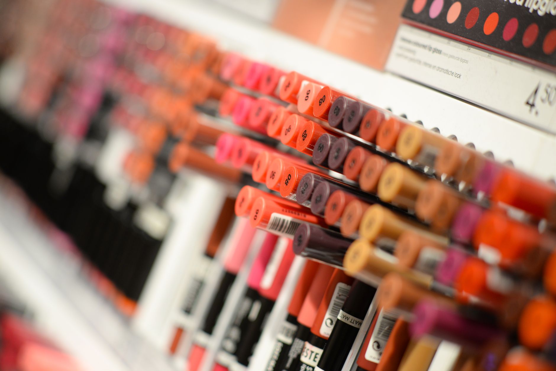 US drug and beauty retail floor comparable to operators evaluating multi-store scrubber rollouts.