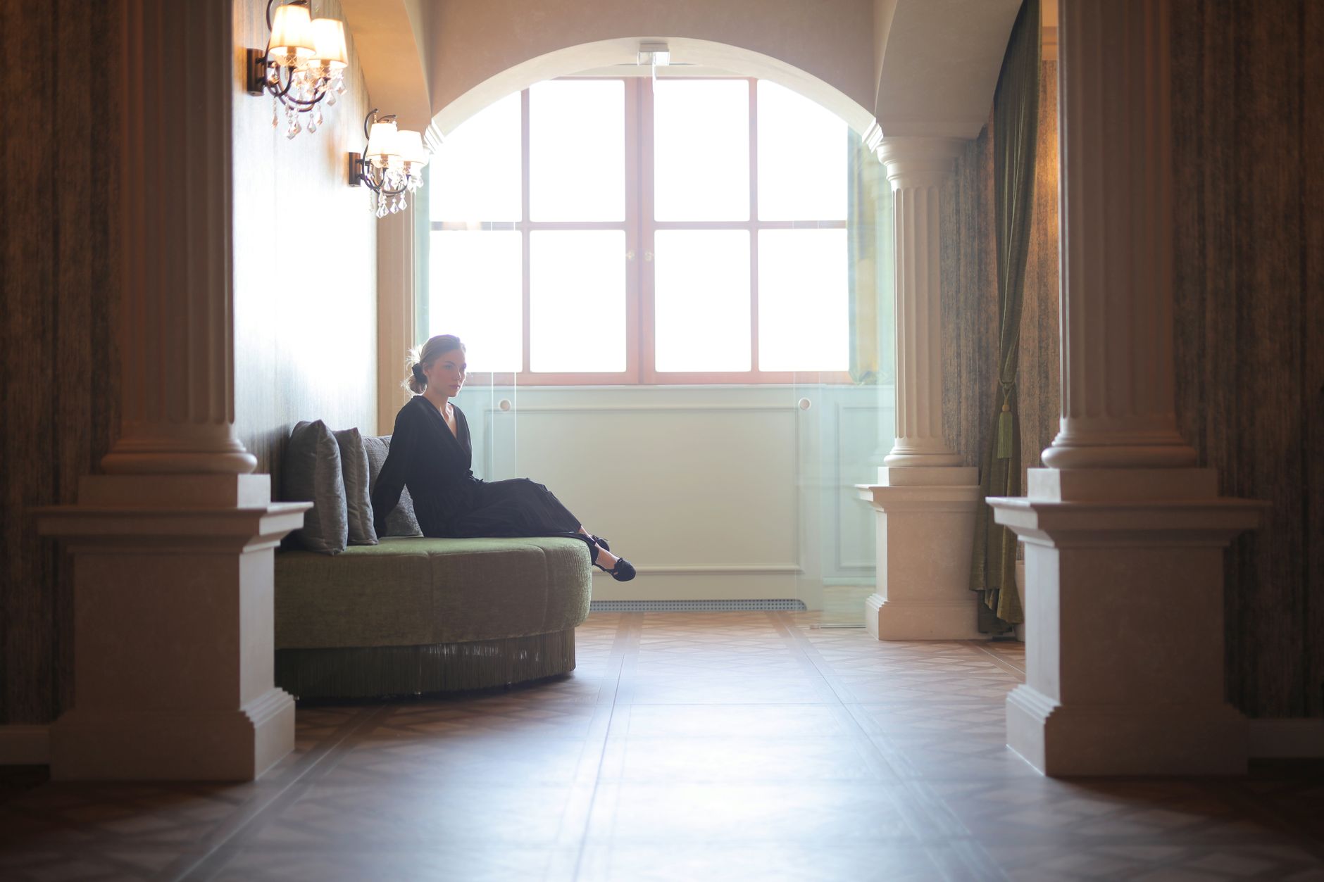 A resort lobby where upright scrubbers keep hard floors guest-ready.
