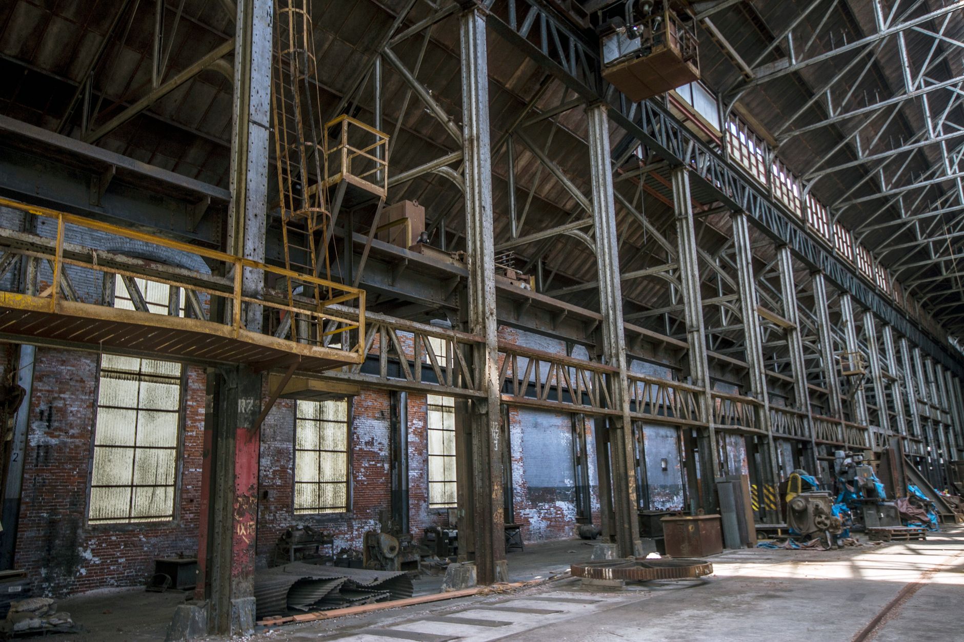 U.S. style factory interior where teams might pilot pallet AMR loops between warehouse and assembly.