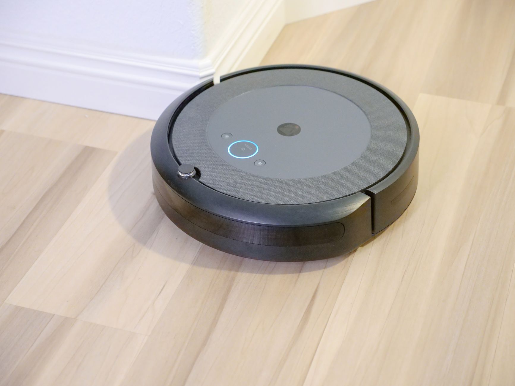 An autonomous scrubber route mapped through a high-traffic logistics floor.
