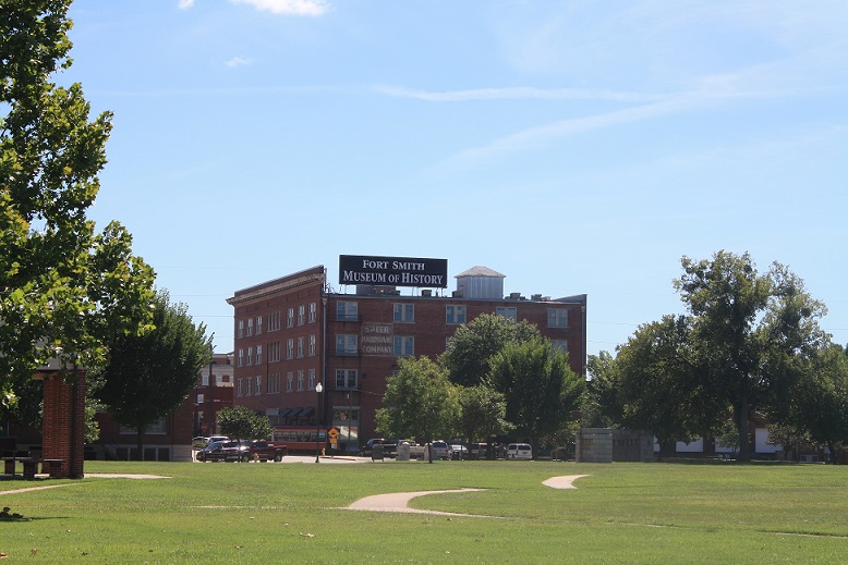 Material handling fort smith - Fort Smith, AR