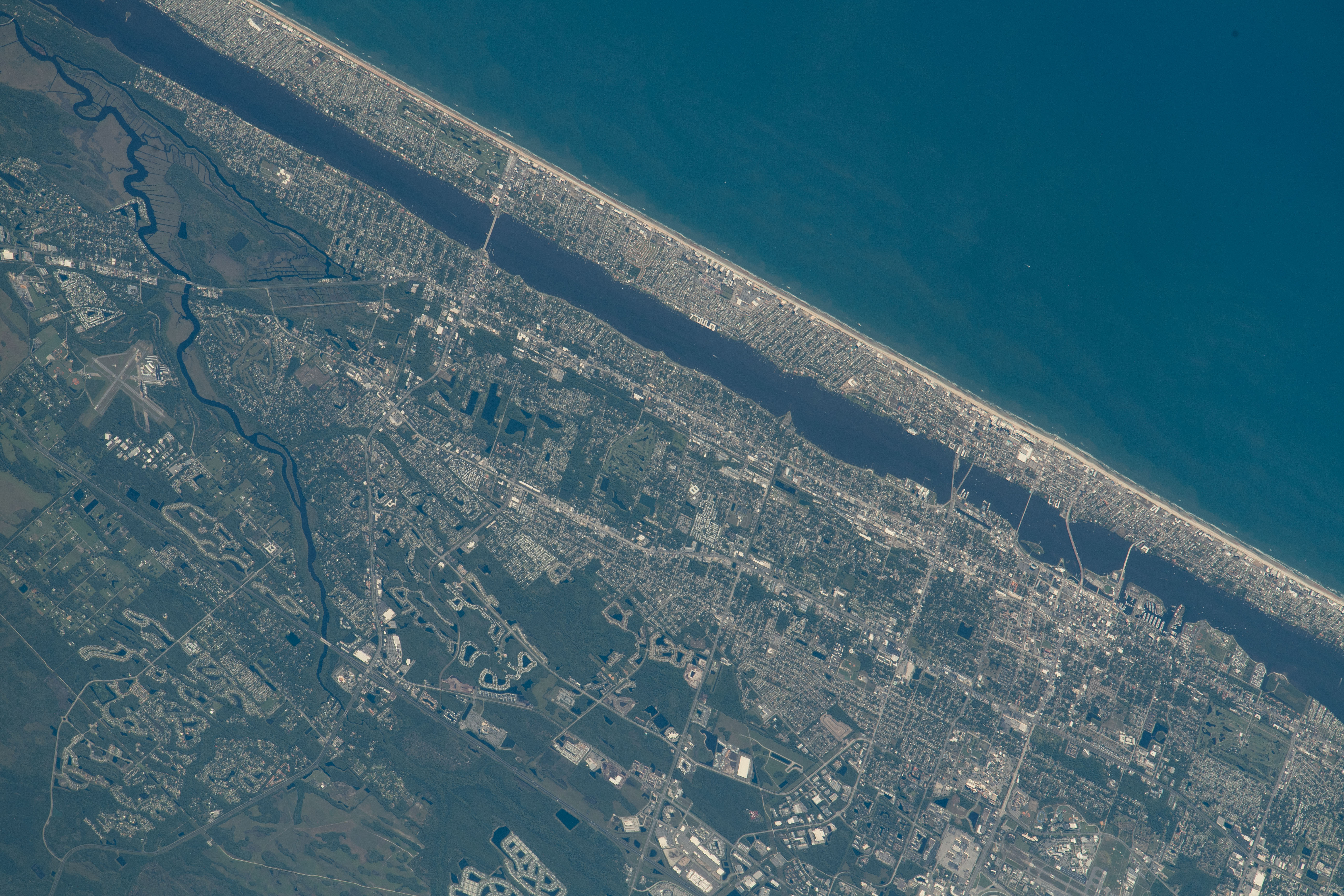 Commercial robots daytona beach - Daytona Beach, FL