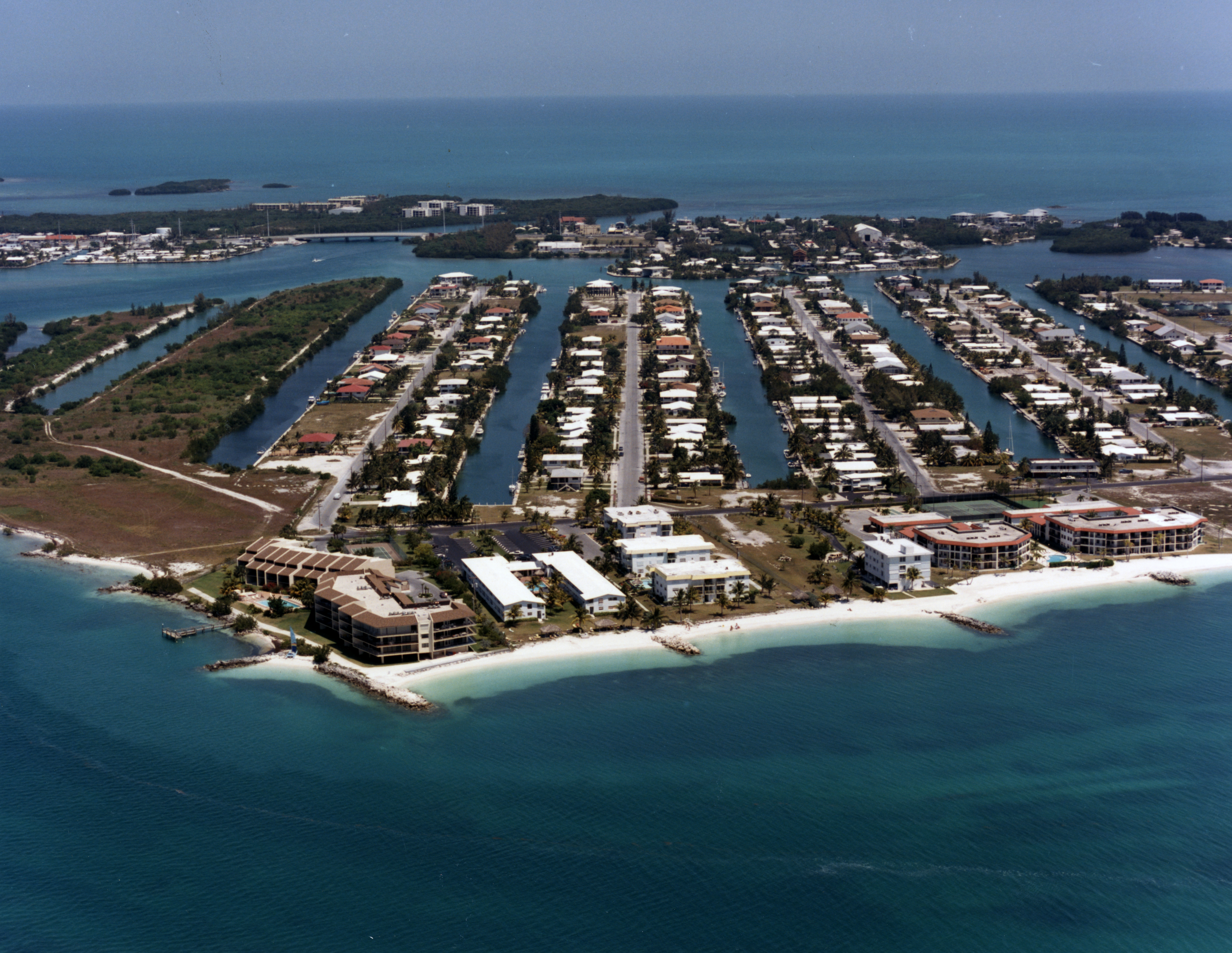Commercial robots key colony beach - Key Colony Beach, FL