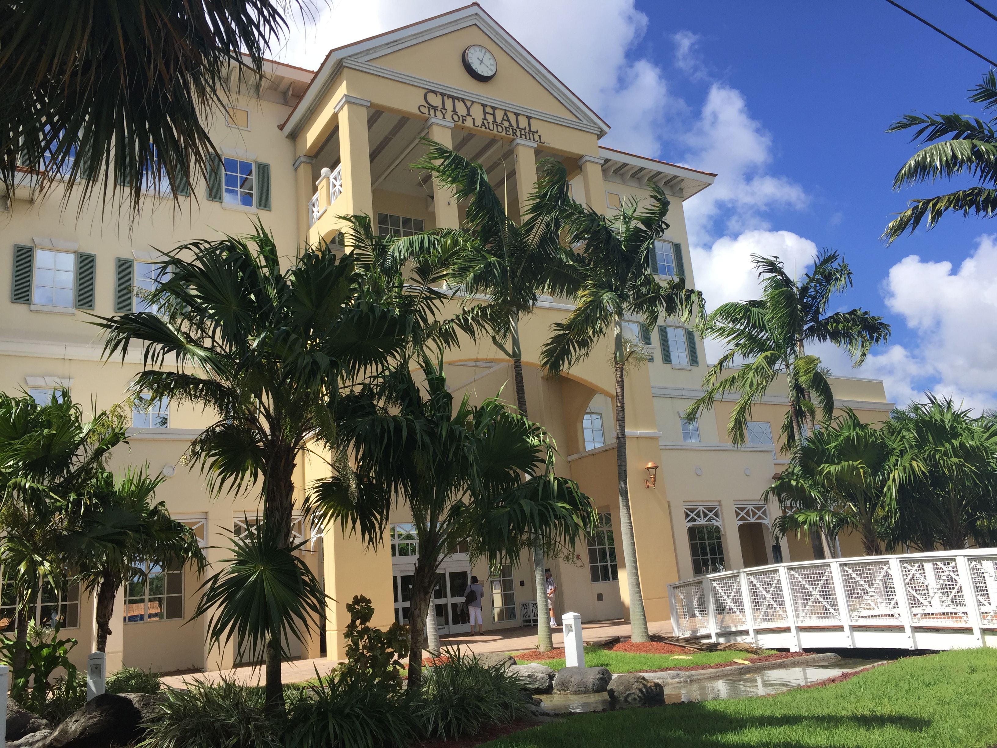 Commercial robots lauderhill - Lauderhill, FL