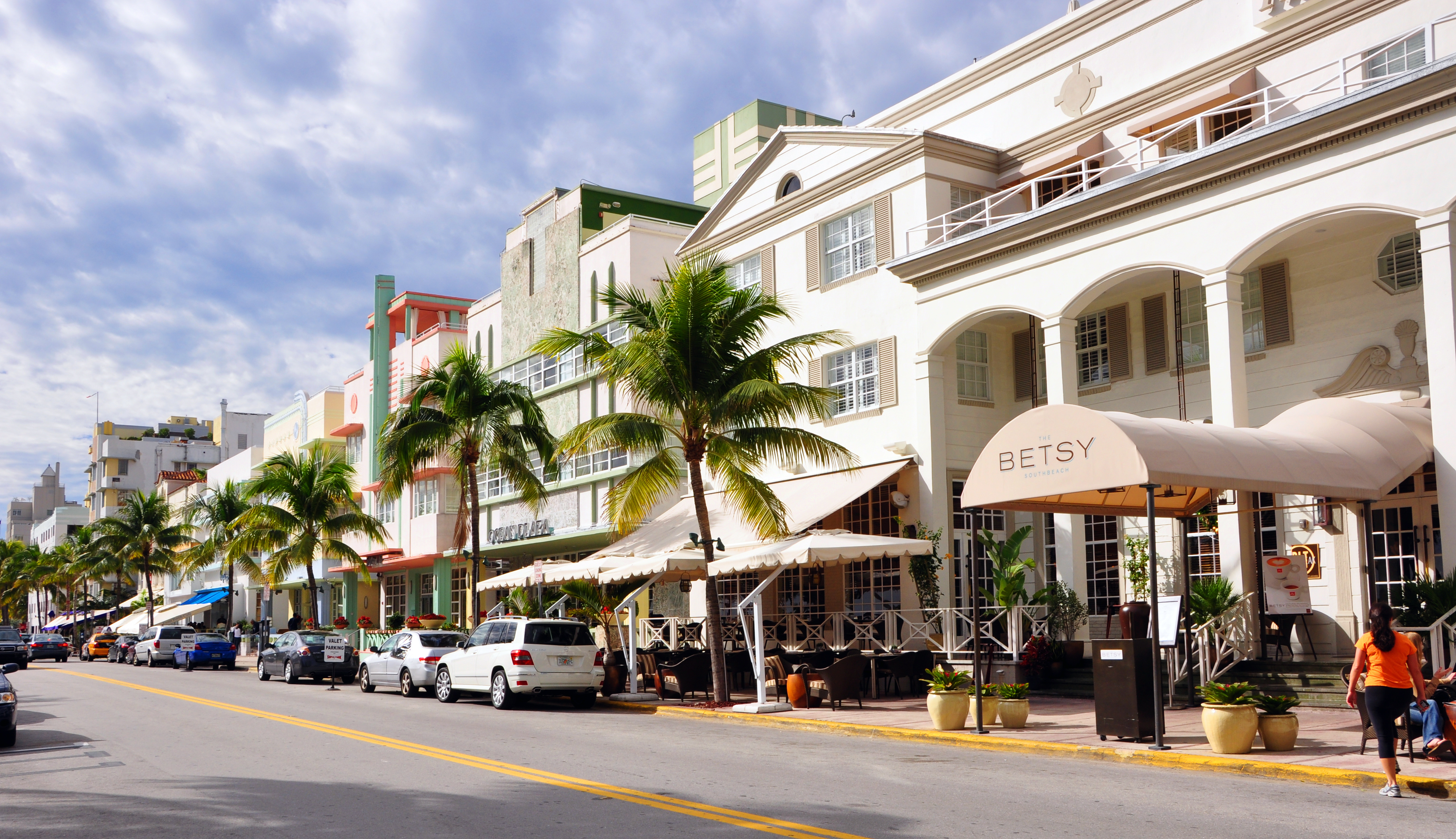 Commercial robots miami beach - Miami Beach, FL