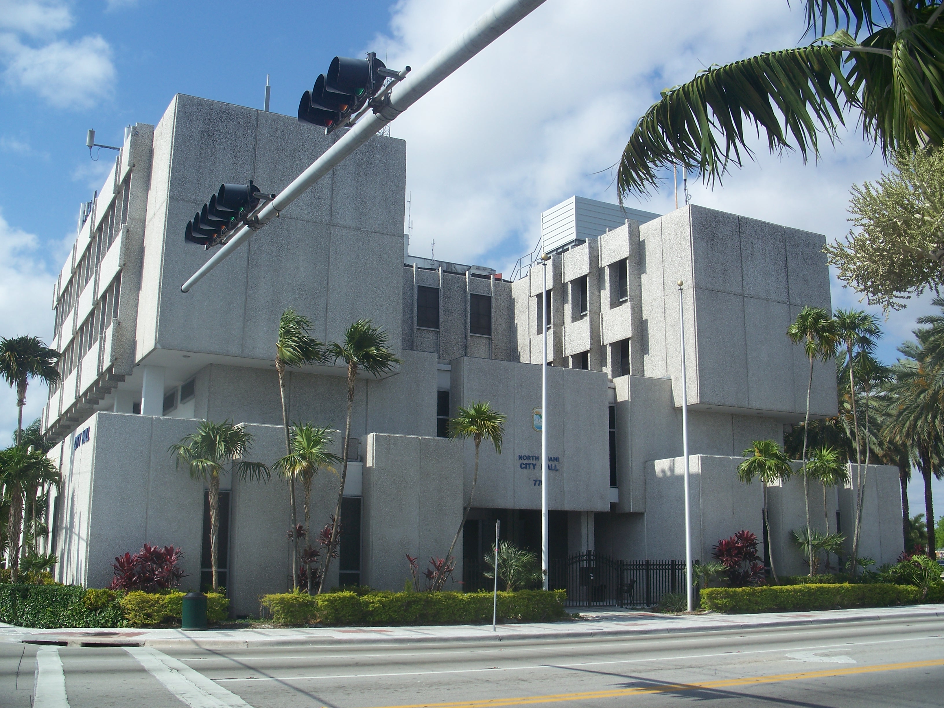 Commercial robots north miami - North Miami, FL