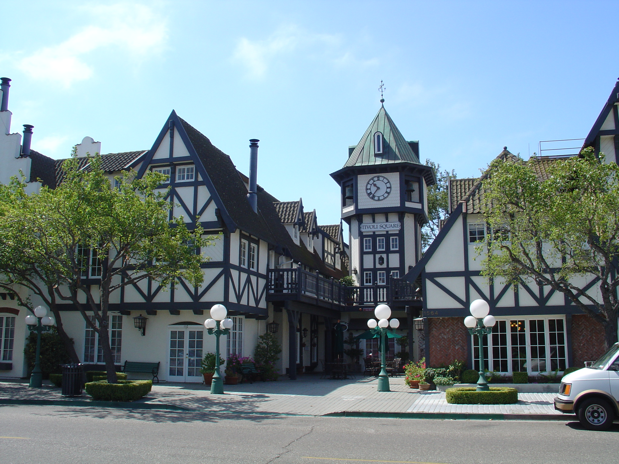 Commercial robots solvang - Solvang, CA
