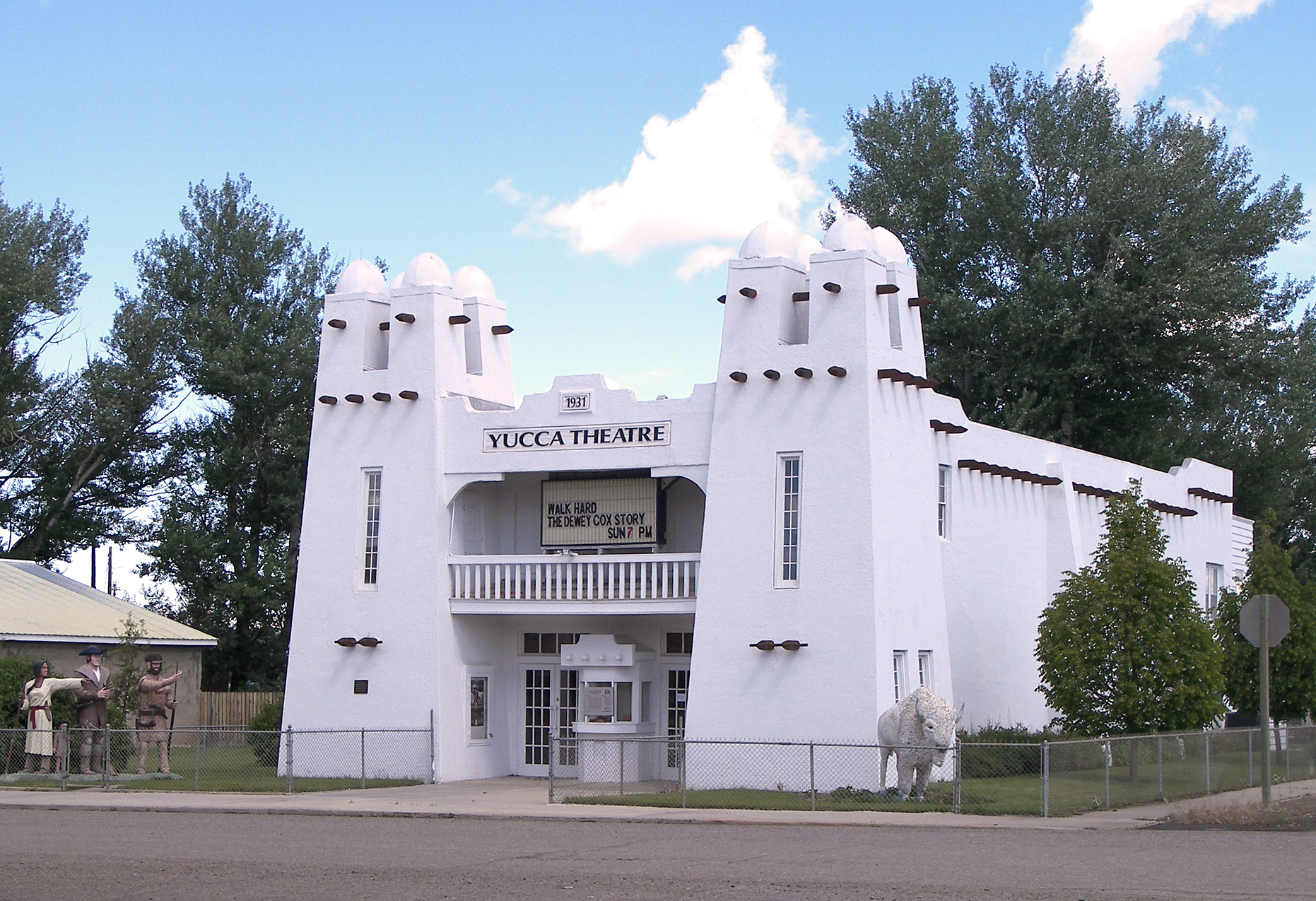 Commercial robots treasure - Treasure, MT